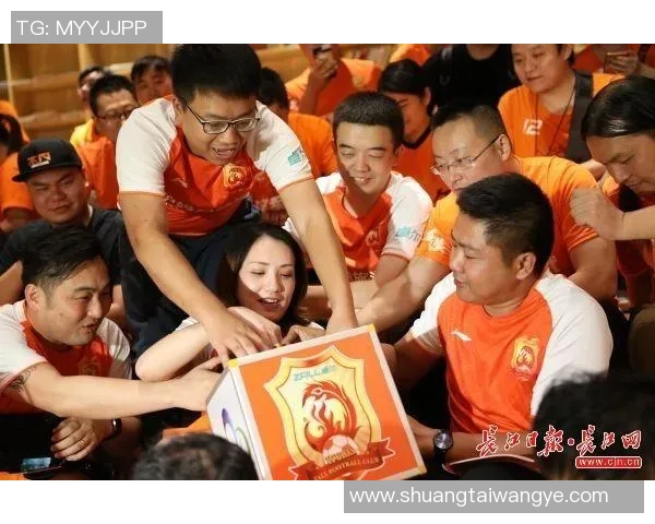 球迷福音:亲手送出足球球星签名的难忘经历与珍贵收藏 球迷福音:亲手送出足球球星签名的难忘经历与珍贵收藏